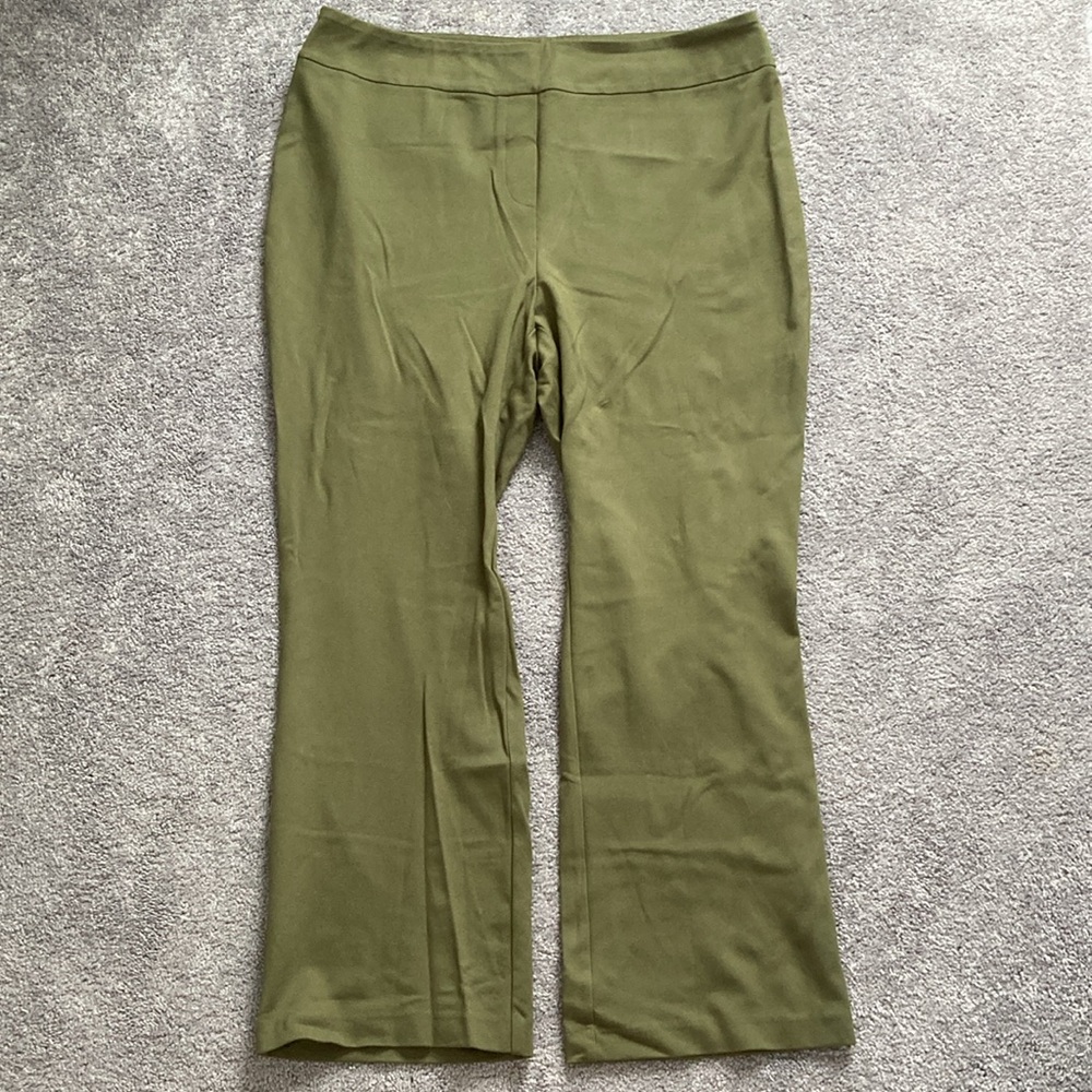 SOLD! Jones & Co Olive Green Flare Pants, Women’s 1X - Picture 2 of 7
